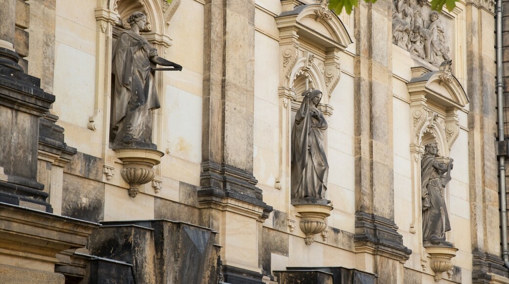 Dresde ofreciendo patrimonio de arquitectura