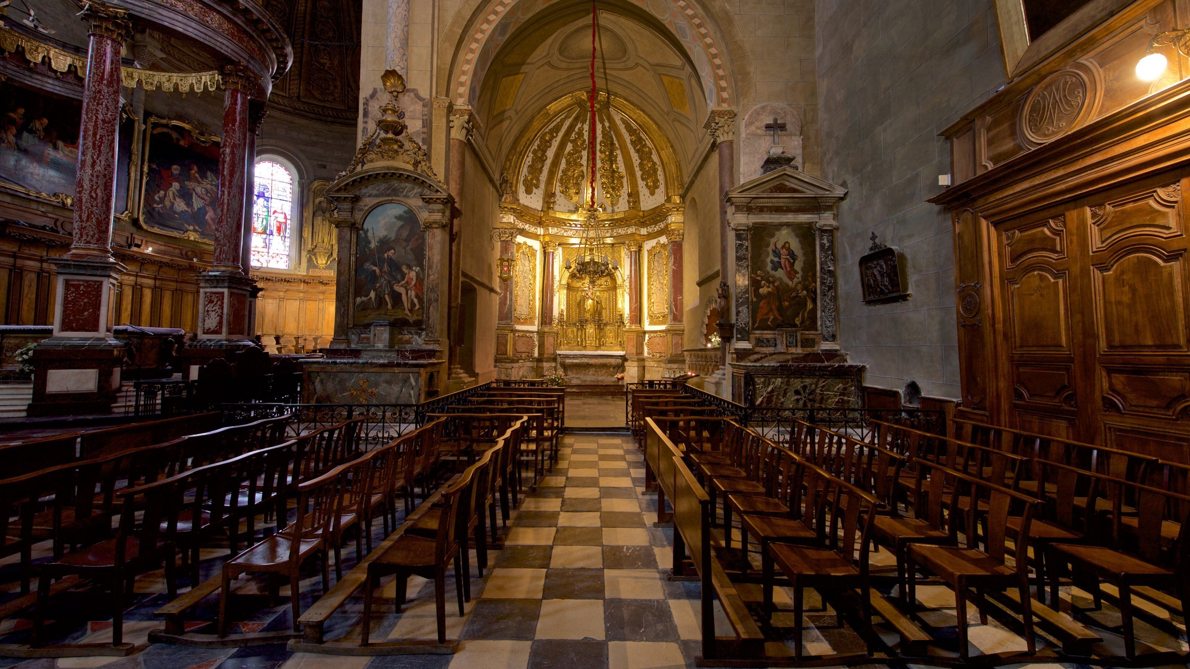 Tarbes which includes interior views, heritage elements and a church or cathedral
