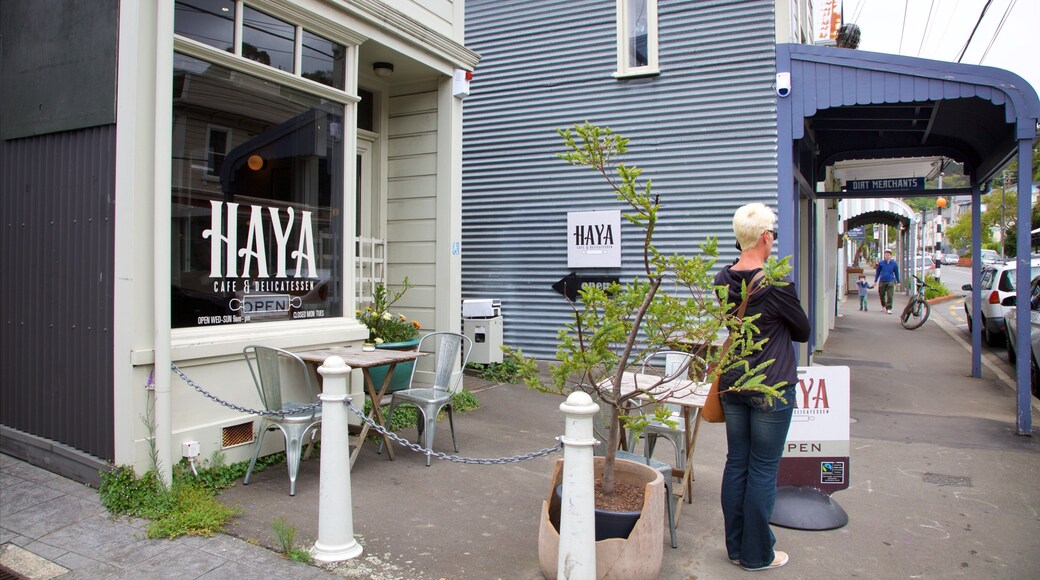 威靈頓 其中包括 遺跡建築 以及 一個女性