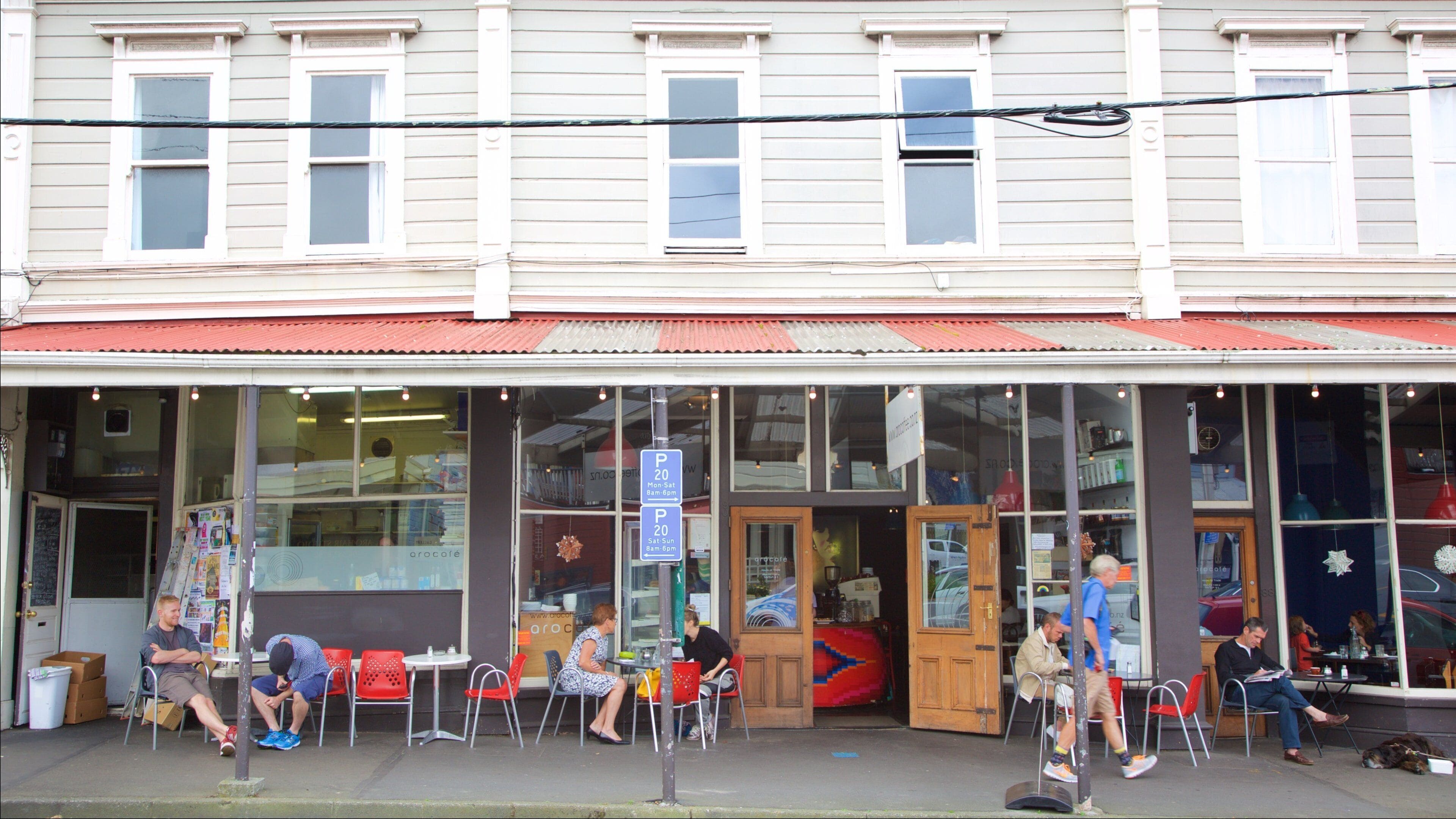 Aro Valley featuring heritage architecture, street scenes and cafe scenes