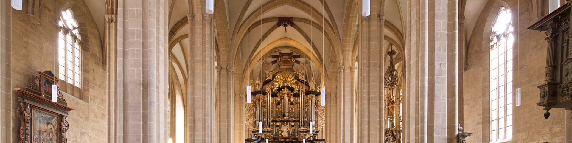 Erfurt mostrando elementos de patrimônio, vistas internas e uma igreja ou catedral