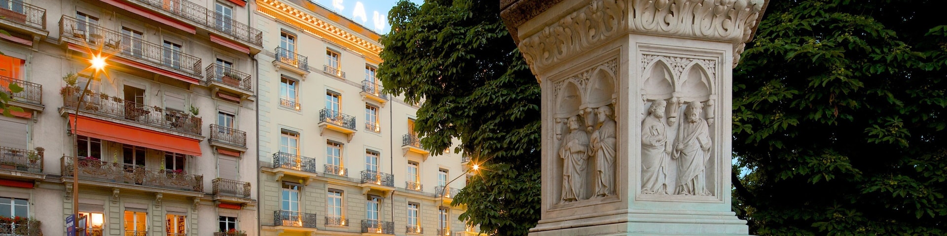 Ginebra ofreciendo arquitectura patrimonial y una plaza