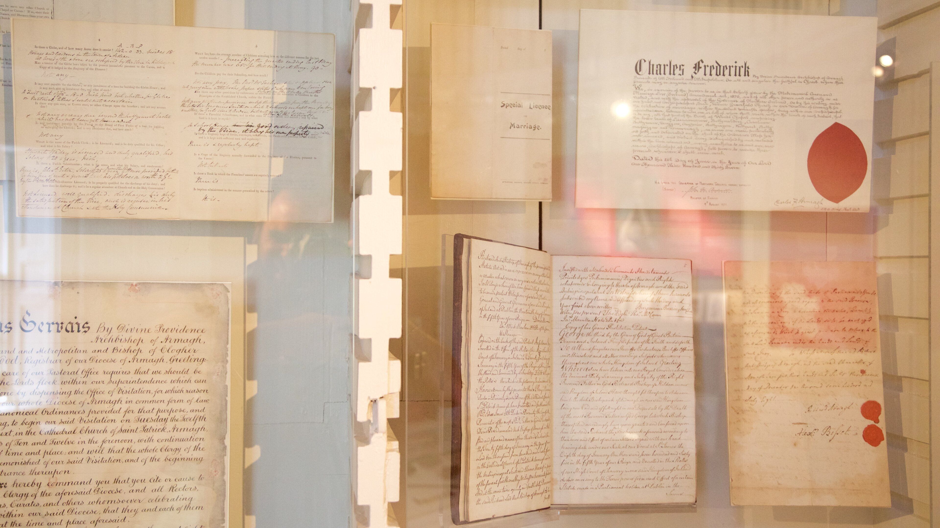 Armagh montrant vues intérieures