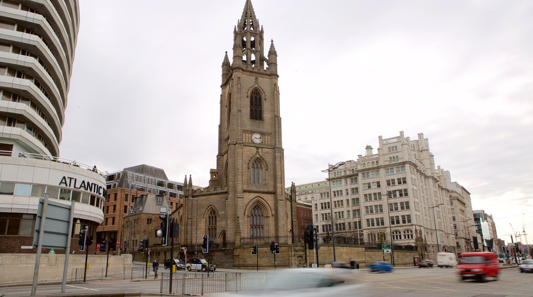Liverpool montrant patrimoine historique et ville