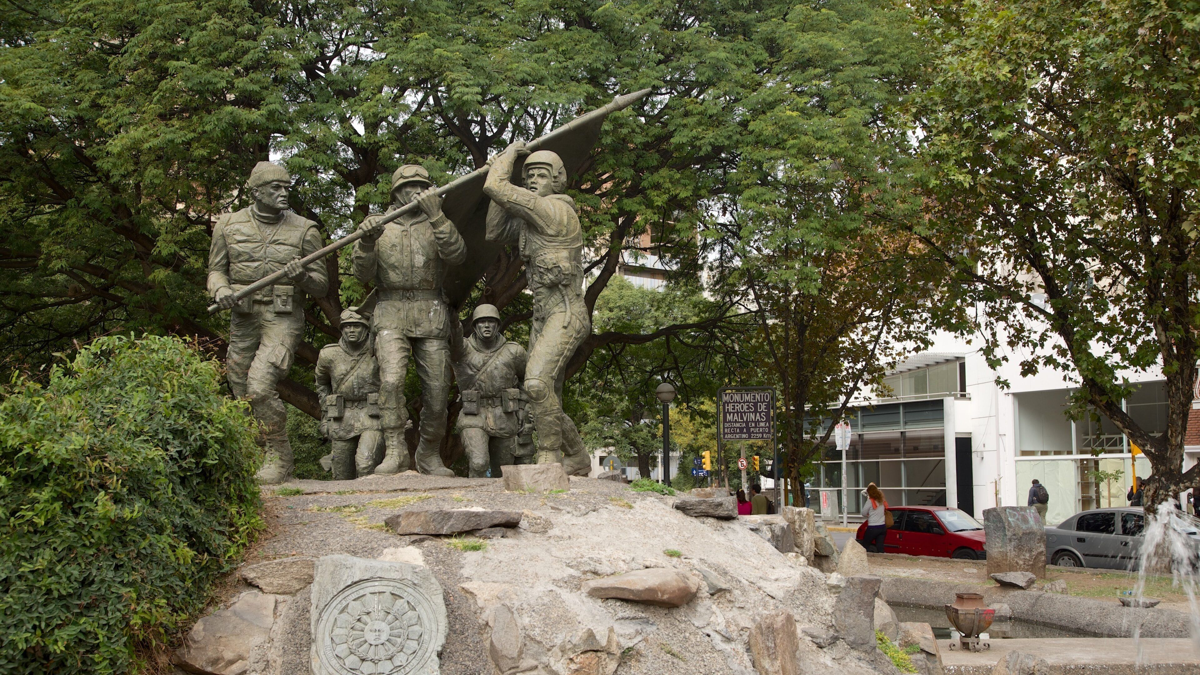 Cordoba which includes a statue or sculpture