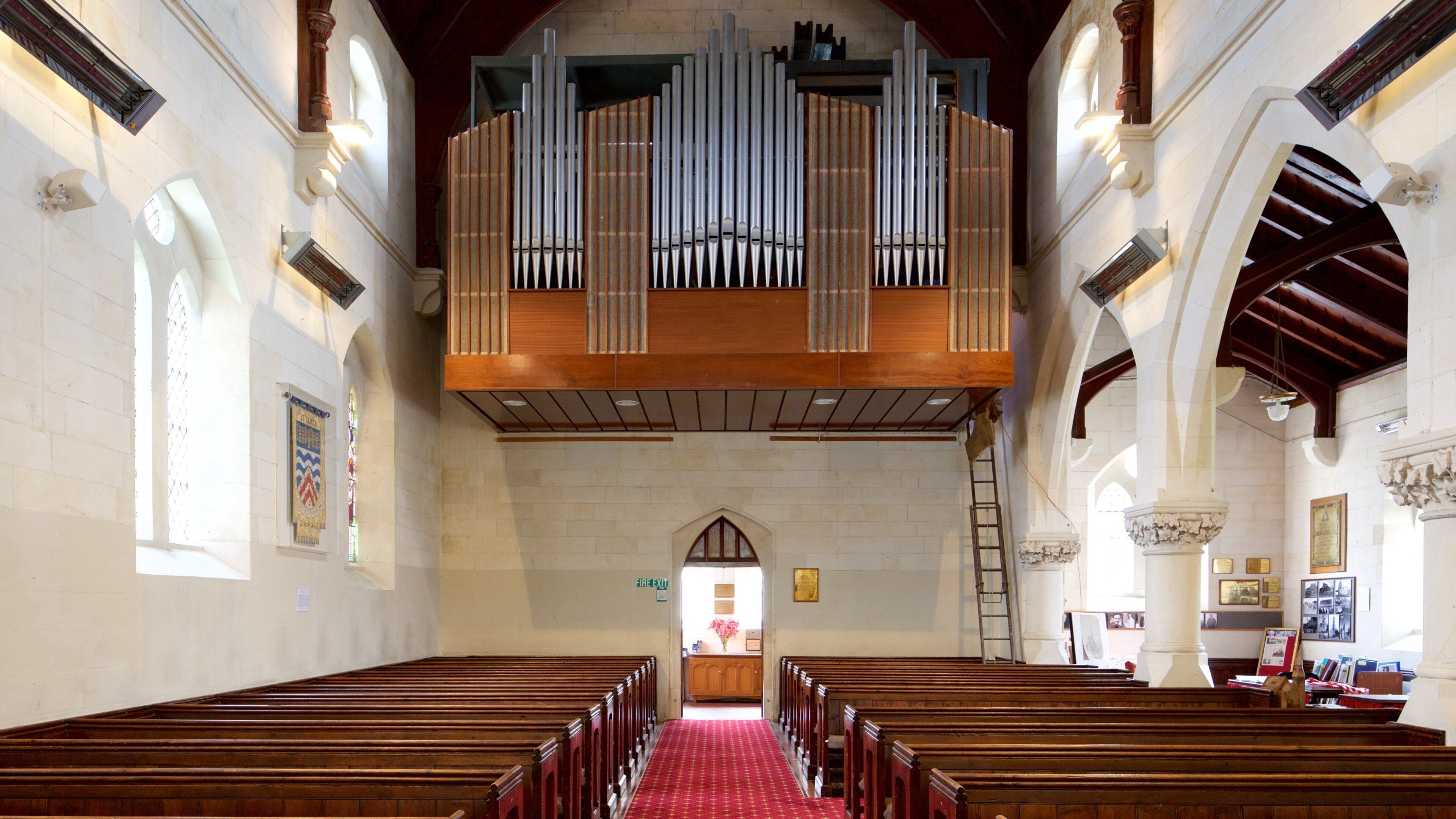 Oamaru caracterizando vistas internas e uma igreja ou catedral