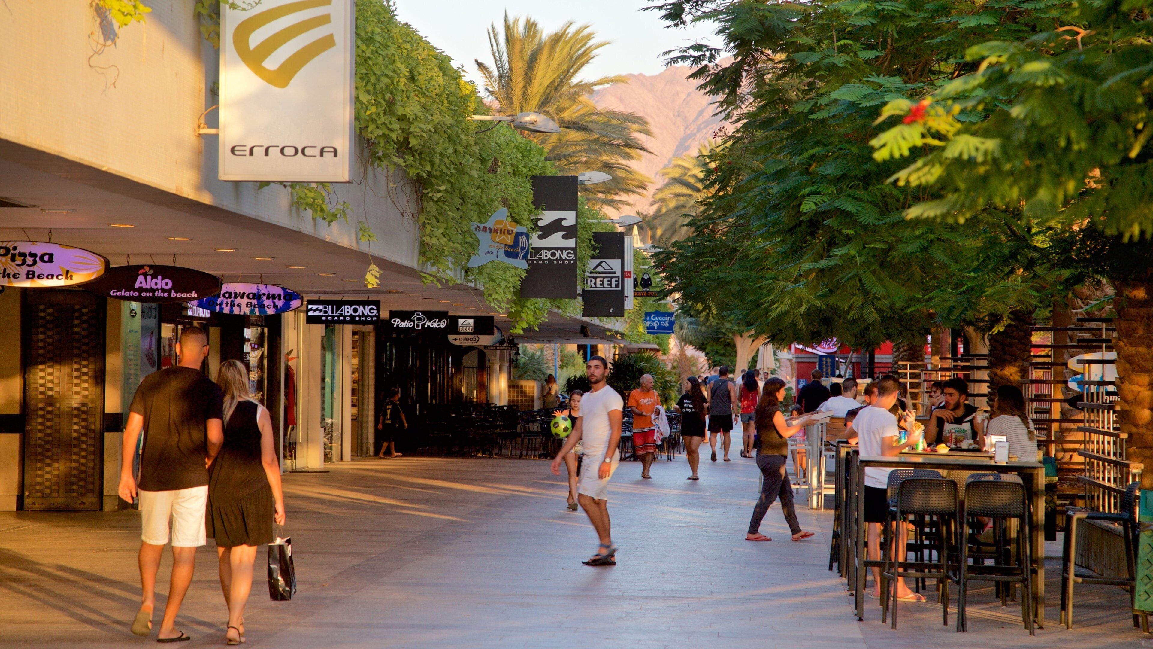 에일라트 을 보여주는 거리 풍경 뿐만 아니라 소규모 사람들