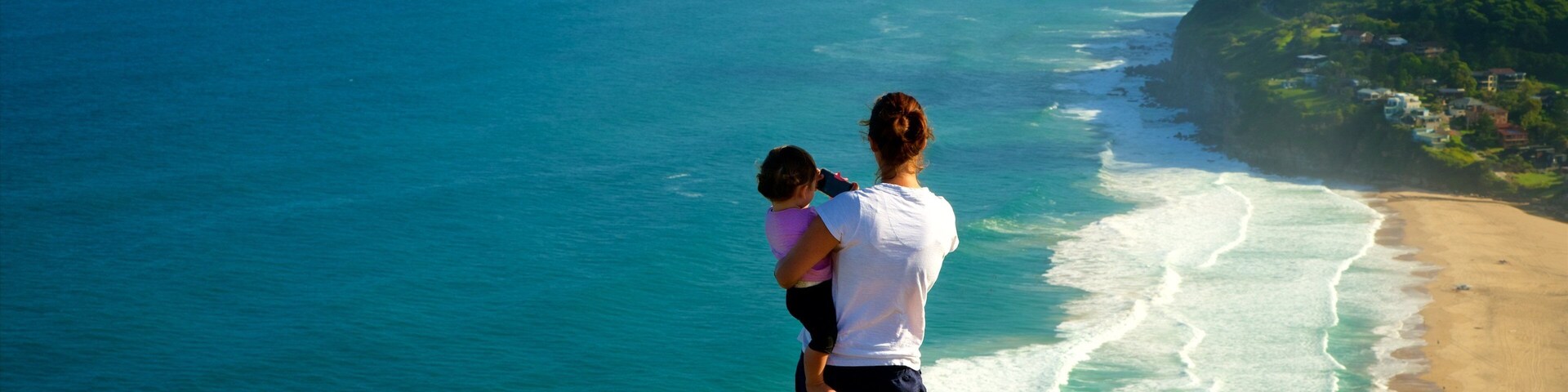 Wollongong which includes views and a beach as well as a family