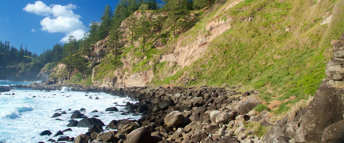 Norfolk-ön presenterar klippig kustlinje och kustutsikter