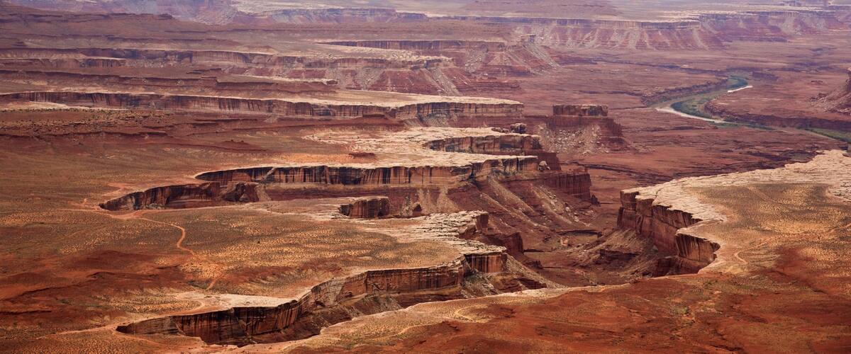 Moab das einen ruhige Szenerie, Landschaften und Schlucht oder Canyon