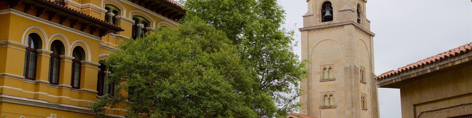 Gijón mostrando elementos de patrimônio