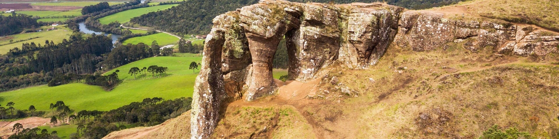 Morro do Campestre - Urubici. Mountain with beautiful sandstone formations