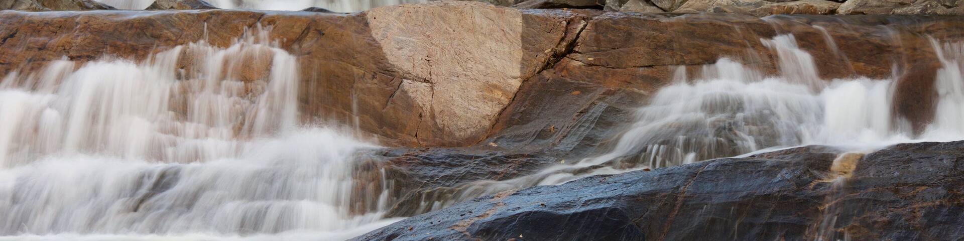 New Hampshire showing a river or creek