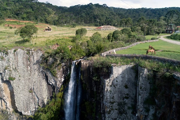Avencal Waterfall (Cachoeira do Avencal), with 100 meters of free fall, Urubici, city, southern Brazil.