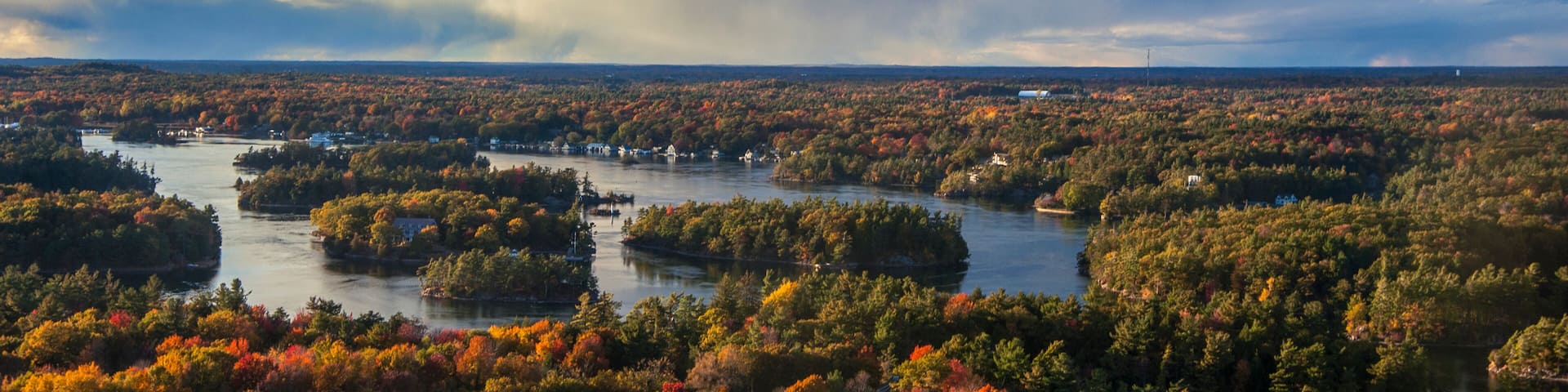 Thousand Islands, Ontario, Canada, autumn colours, St. Lawrence River