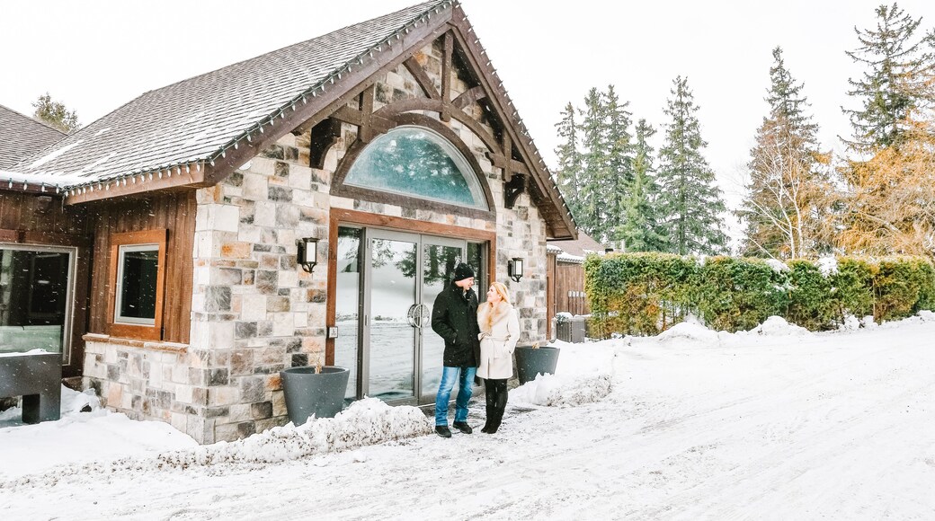 Ontario's newest wellness centre atop the Northumberland Hills. Amazing couples escape without kids to recharge. Invest in your well-being and prepare to be well-rested, well-fed & well-treated ♡ Full review here: https://houseofkerrs.com/rejuvenate-at-northumberland-heights-wellness-retreat-spa/ #spa #ontario #wellnessretreat #weekendgetaway #canada #northumberlandtourism