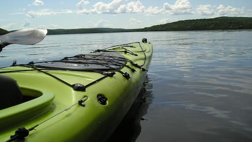 Pour passée des heures sur l eau l endroit est idéal,baignade possible