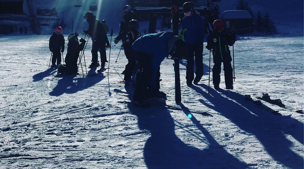 Beautiful day for skiing near Collingwood. There are so many smaller ski hills in the area, some private like this one. It’s worth it to avoid the crowds of Blue Mountain #Skiing #SkiOntario #reflections #snowday