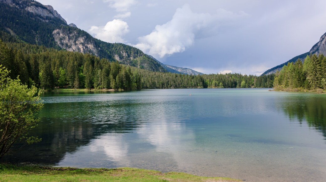 Blick auf glasklaren Tovelsee Naturpark Impressionen Italien Lago di Tovel