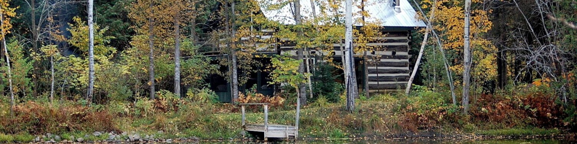 Linden Pond Cottage in Killaloe is a little hideaway in the country. A place of inspiration for writers and painters. http://lindenpondcottage.com #ontario #canada #WeekendGetaway #AquaTrove