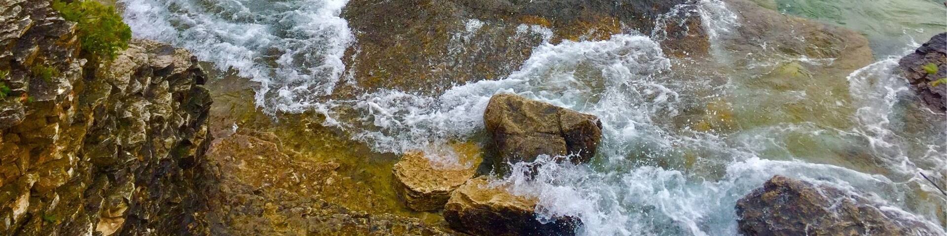 Stunning scenery and nature at this park, Expectations exceeded✅✅✅.
Extremely cold waters in the off season, but minimal crowds with the still crystal clear water made it worth the visit:-)