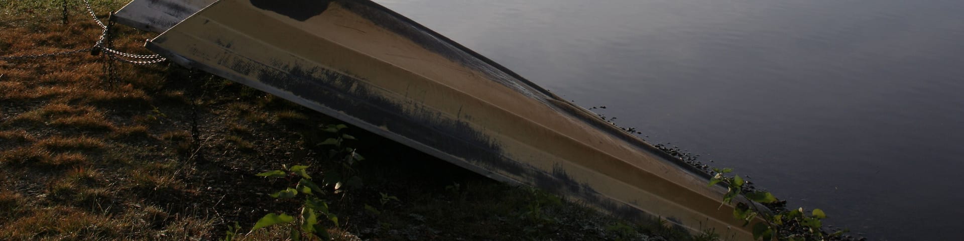 Magnificent lake located in the region of Chaudière-Appalache in Sainte-Apolline-de-Patton in the Montmagy county, You can camp, you baigeur or make footpaths.