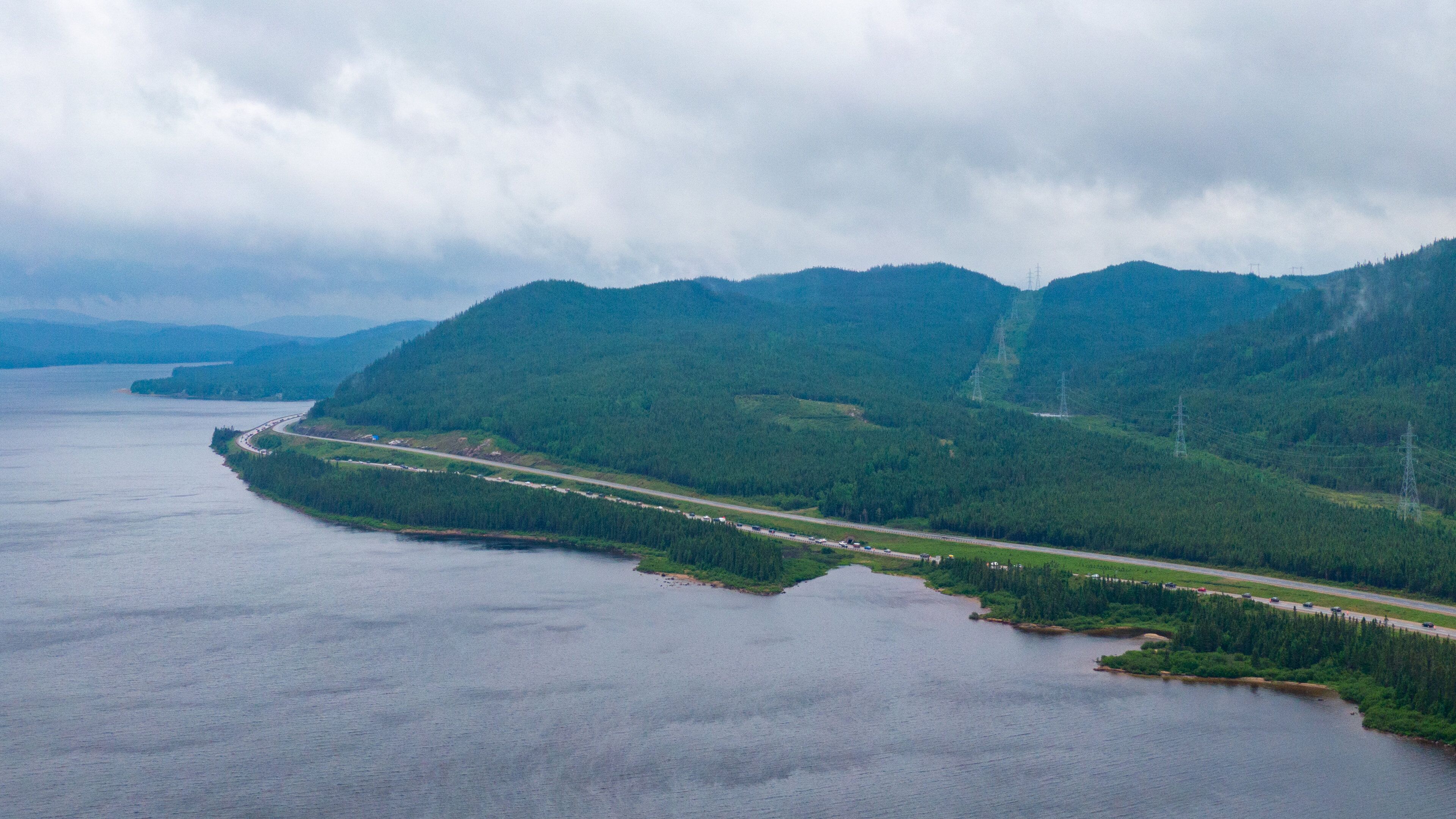 Lac-Jacques-Cartier which includes general coastal views, mist or fog and landscape views