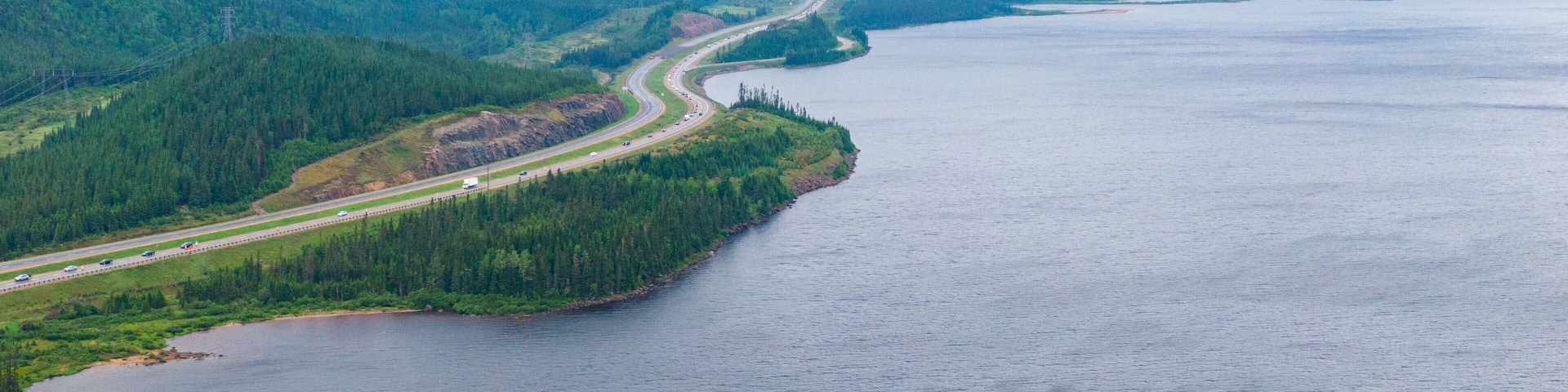 Lac-Jacques-Cartier featuring landscape views, mist or fog and tranquil scenes