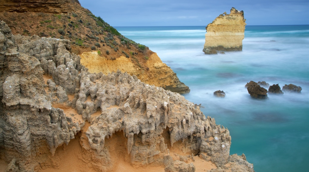 Warrnambool som viser stenete kystlinje