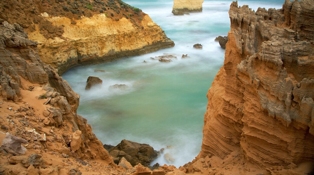 Warrnambool featuring a bay or harbour and rugged coastline