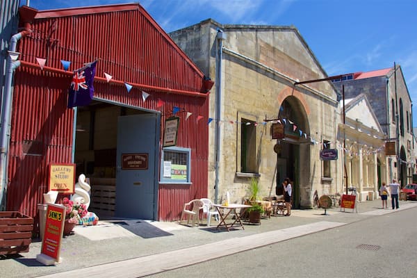 オマルー フィーチャー 遺跡 と ストリート シーン