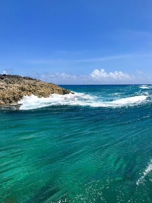 Our half day adventure with Exuma Watersports took us to where the Atlantic Ocean meets the Caribbean Sea
#Exuma #Bahamas #boat #beachbound #waterlust #summertimefun
