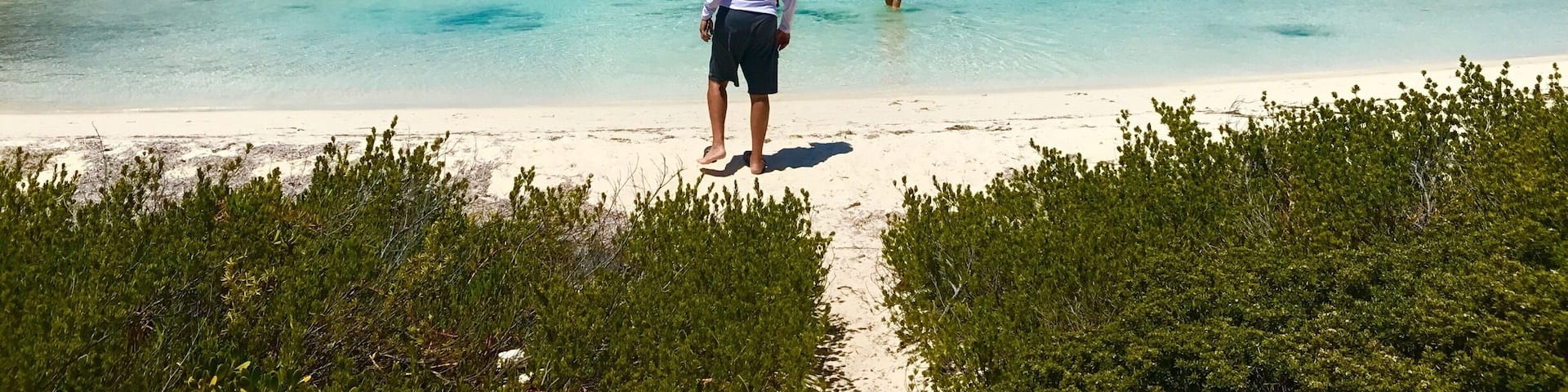 Exuma Watersports provides an excellent half day adventure . Not only do you get to swim with the pigs they take you to some lovely places only accessible by boat 🚣
#Exuma #Bahamas #beachbound #islandlife