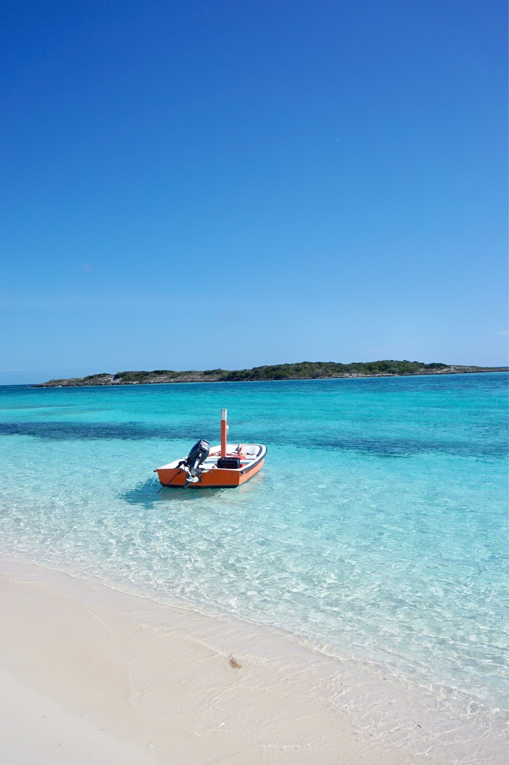 Beautiful cristal clear water 😍