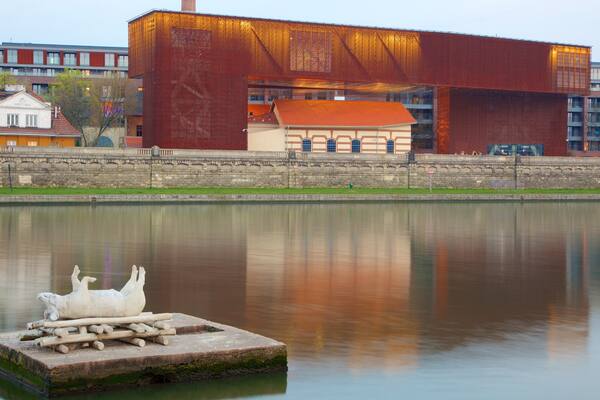 Krakau mit einem Fluss oder Bach