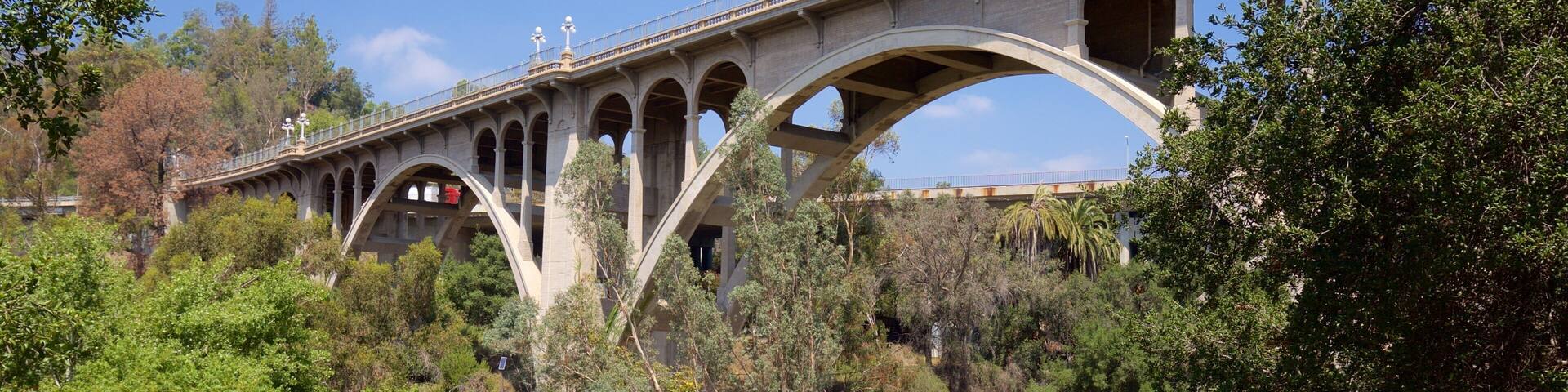 Pasadena welches beinhaltet Brücke