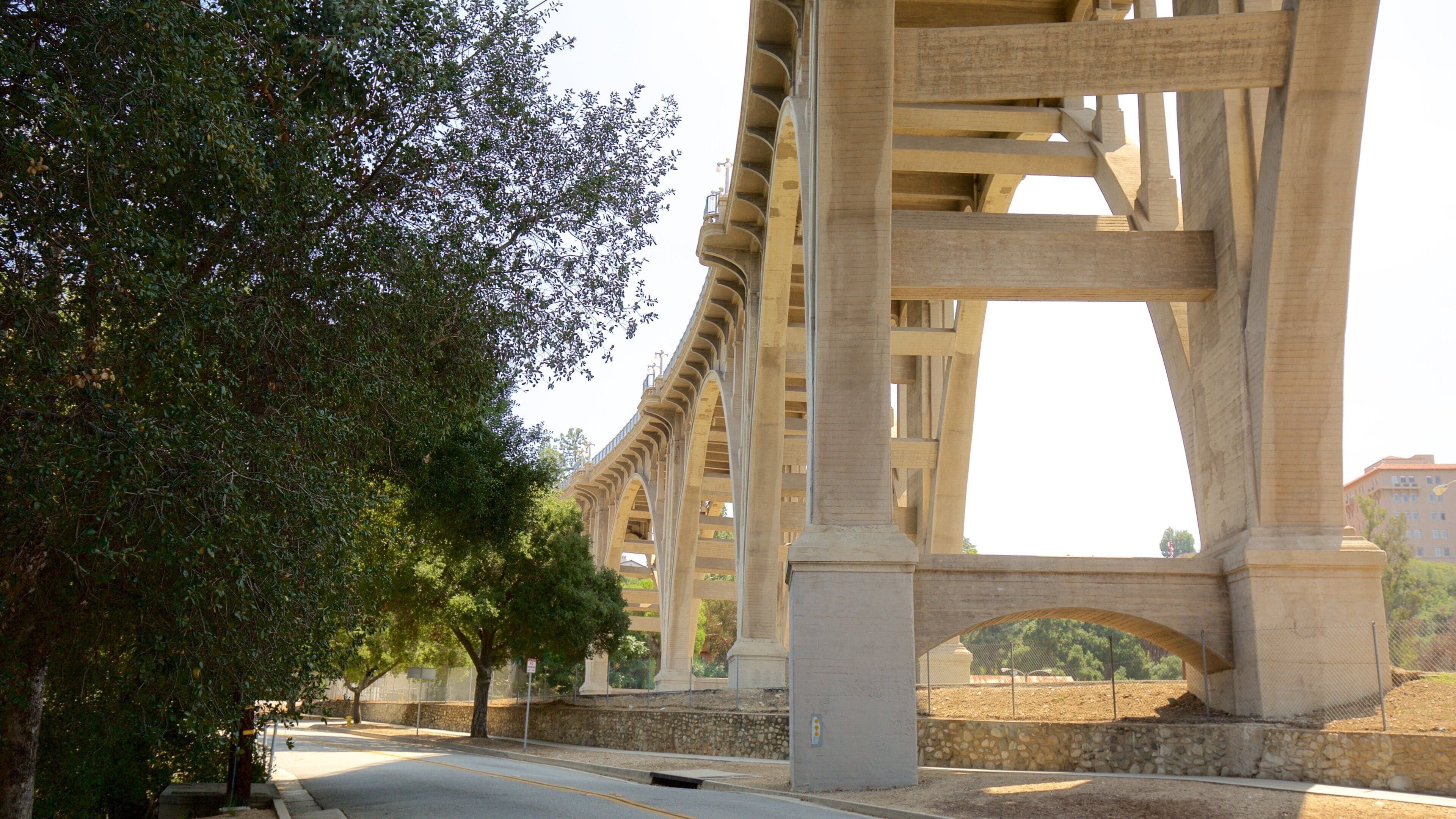 Pasadena das einen Brücke