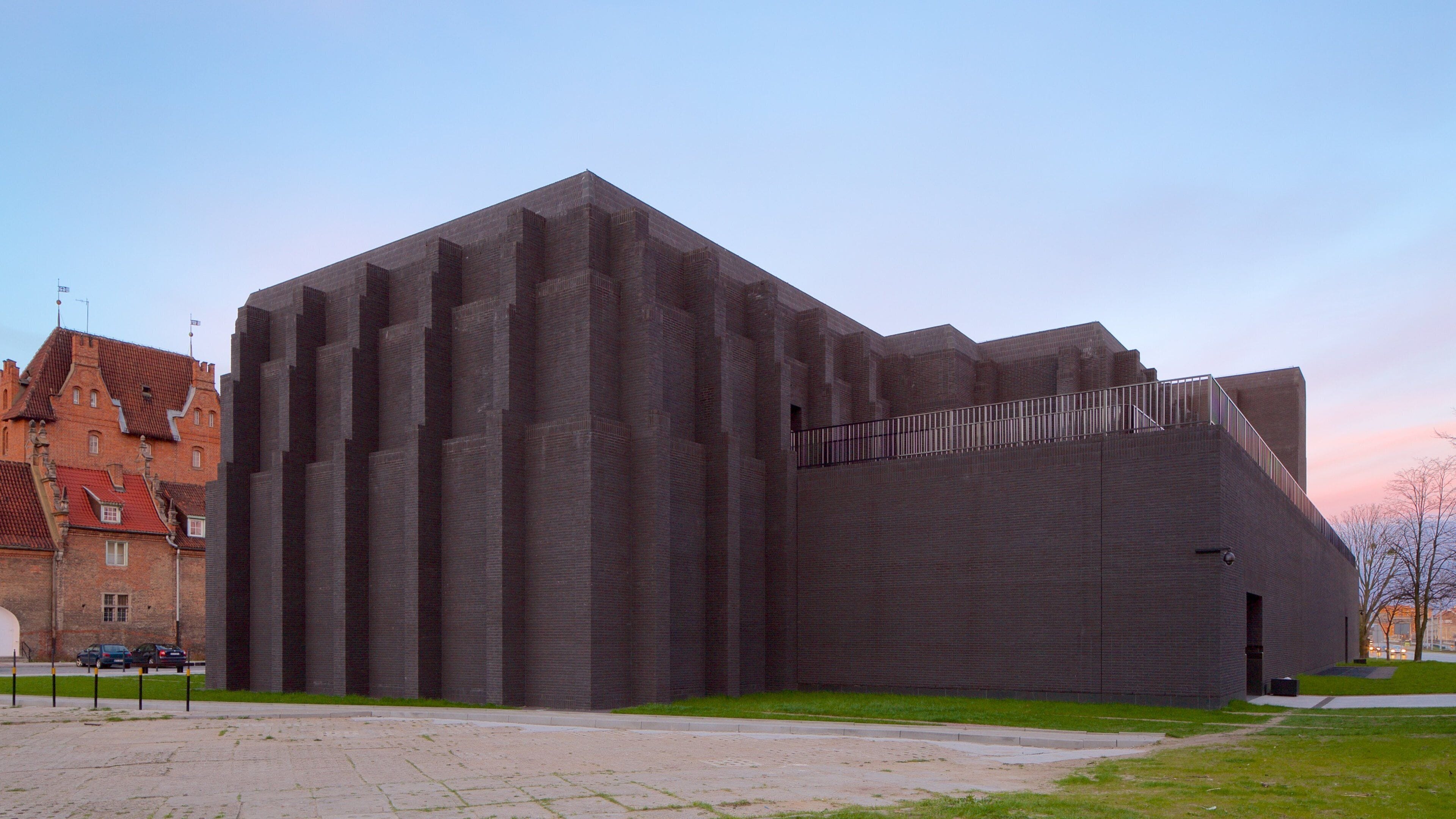Gdansk montrant architecture moderne et scènes de théâtre