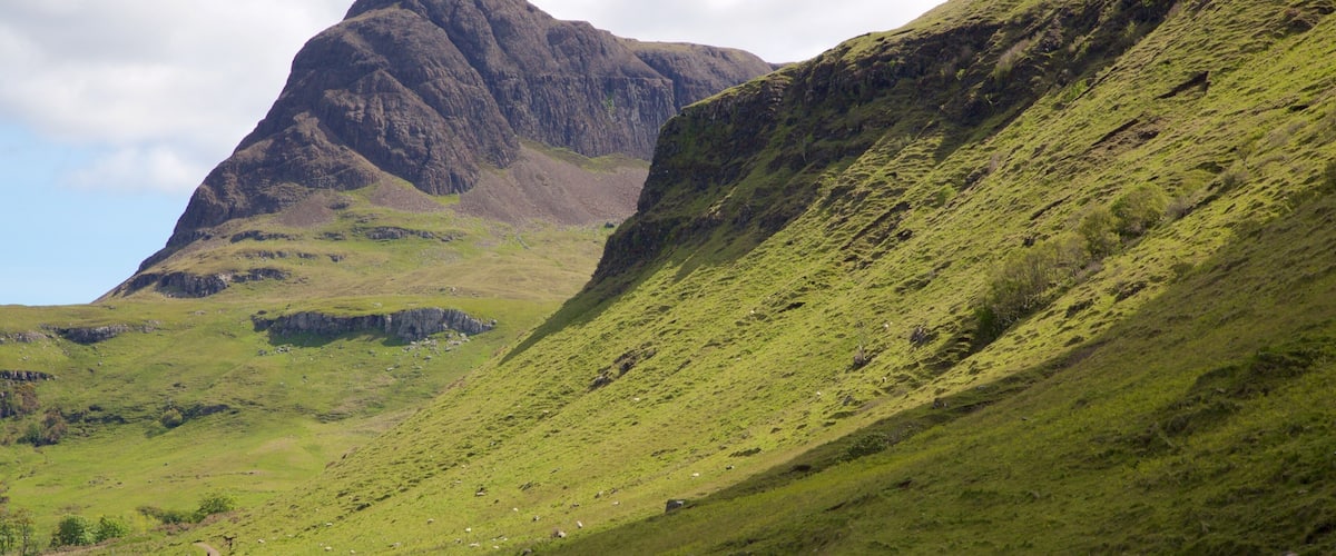 Isle of Skye das einen ruhige Szenerie und Berge