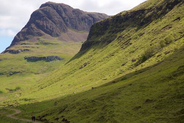 Ăle de Skye qui includes montagnes et scĂšnes tranquilles