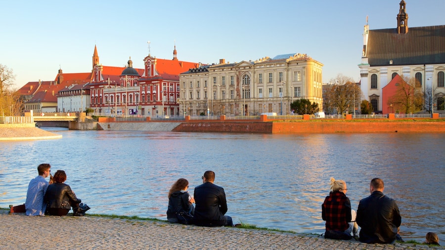 Wroclaw bevat een rivier of beek en ook een stel