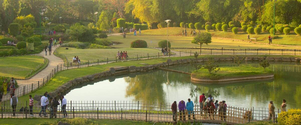 Pune cho thấy hồ và công viên