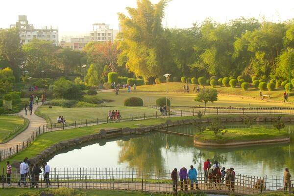 Pune welches beinhaltet Teich und Garten