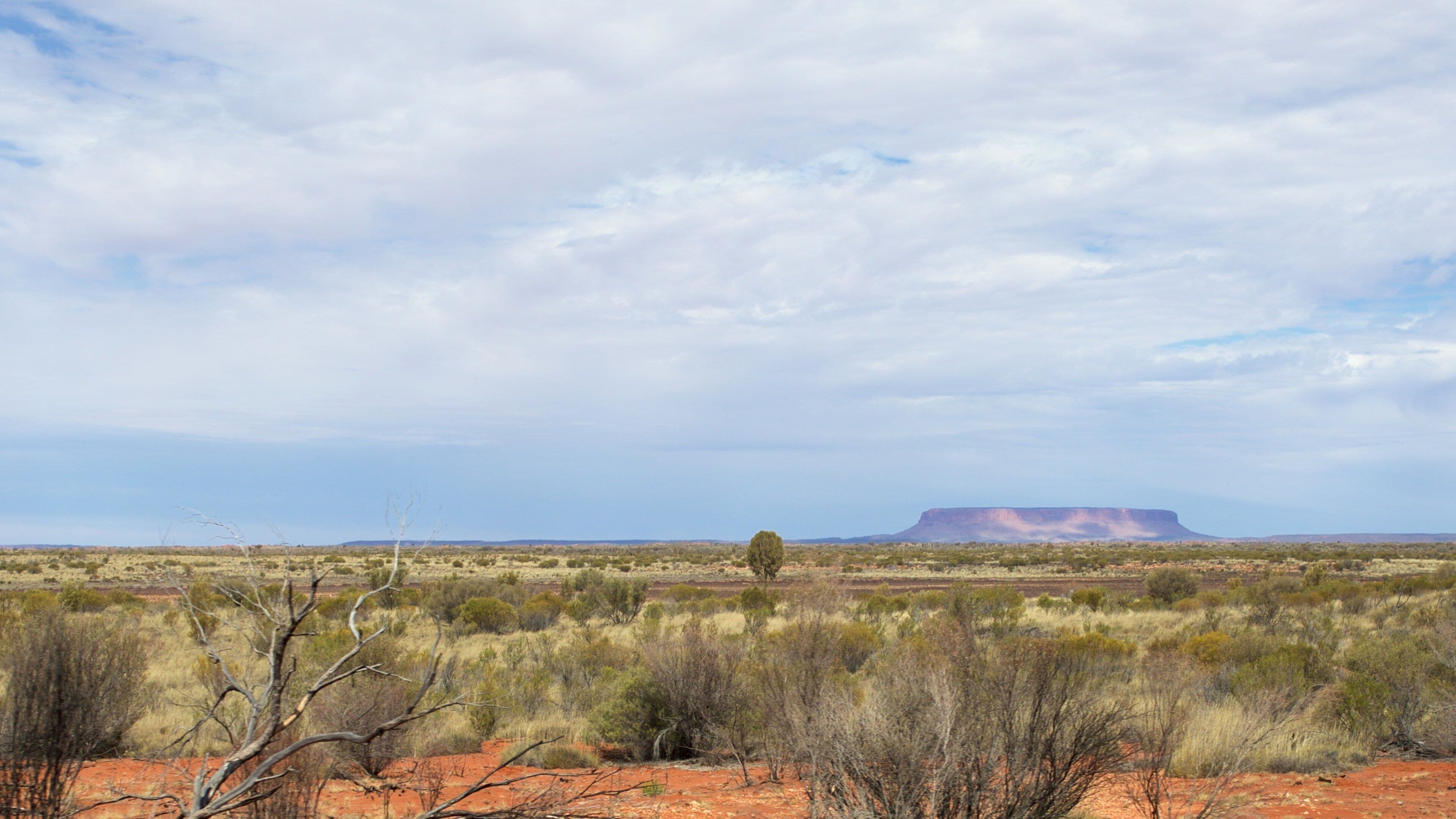 Red Centre which includes tranquil scenes and desert views