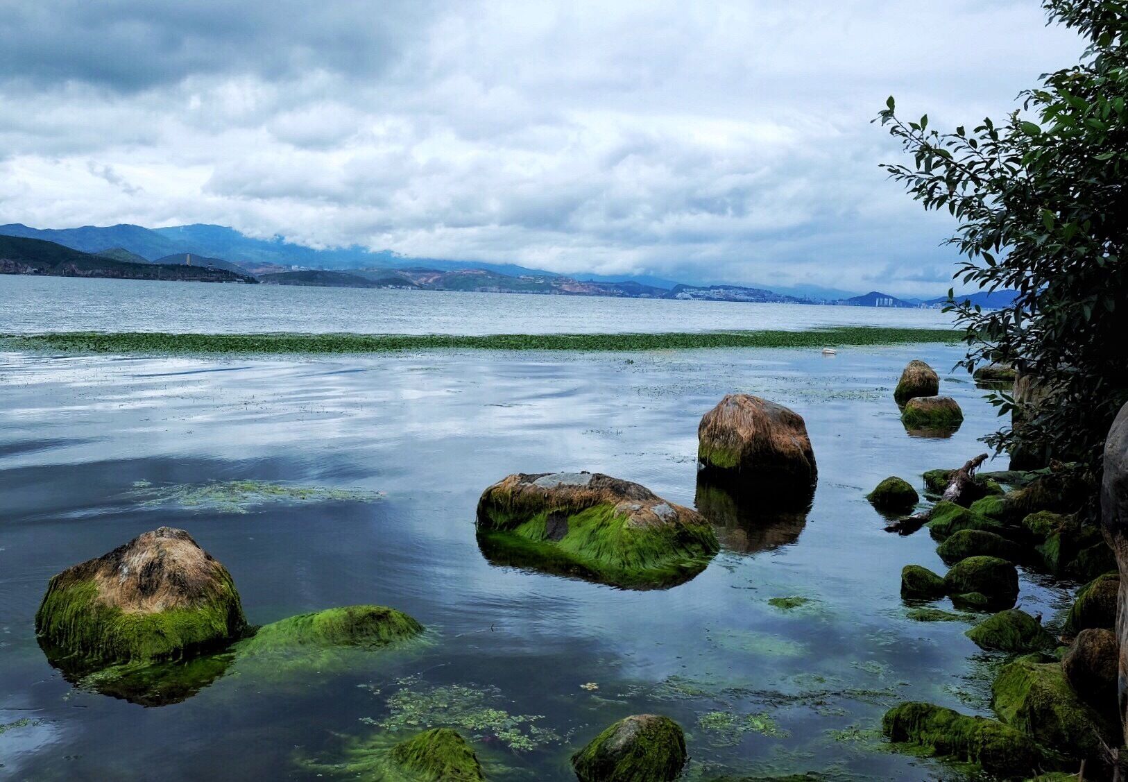 The surface of the lake is like a mirror
#GreatOutdoors