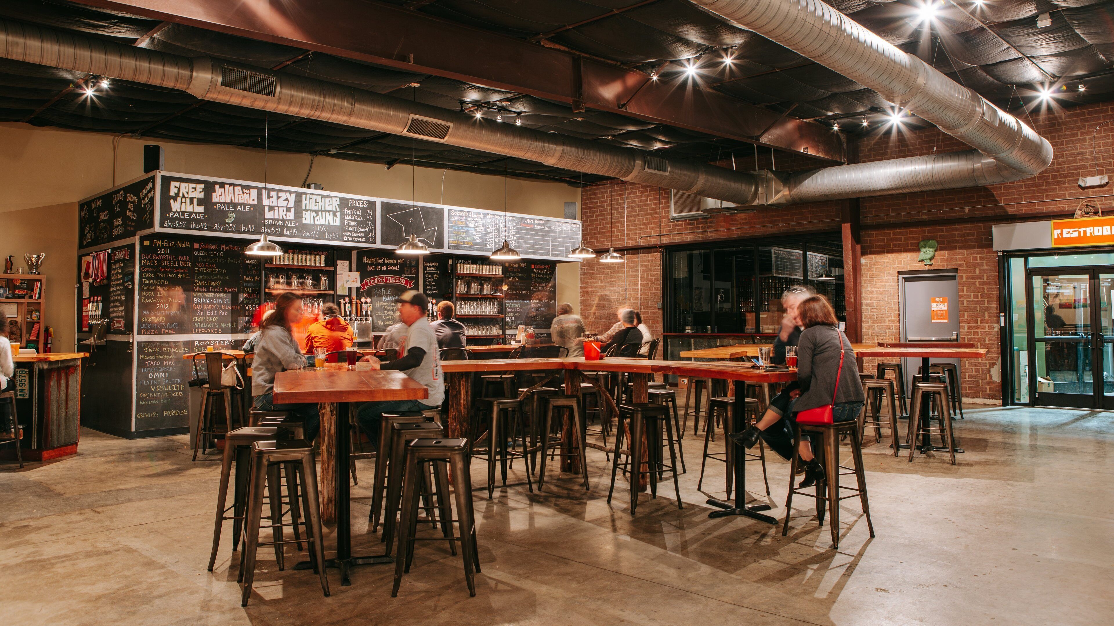 Birdsong Brewing Co. showing a bar and interior views