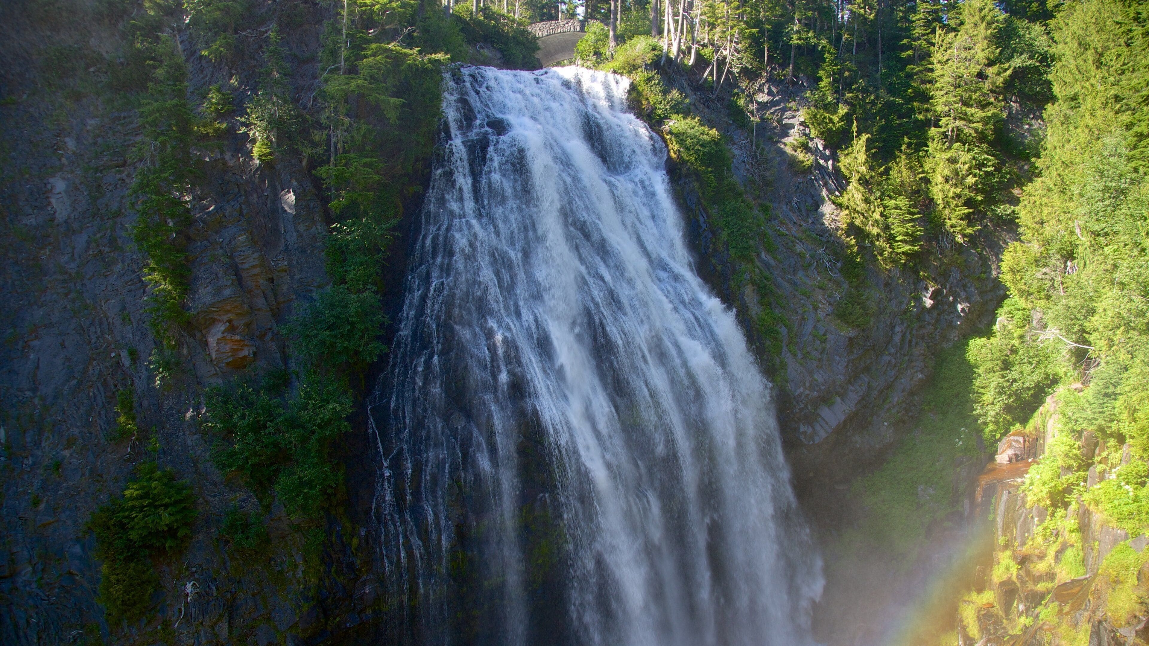 Narada Falls which includes a cascade