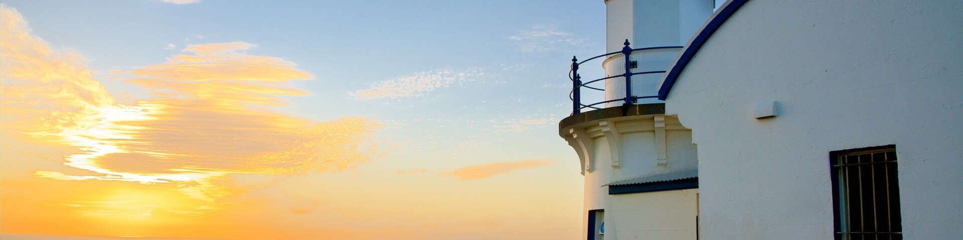 Port Macquarie showing a sunset and a lighthouse