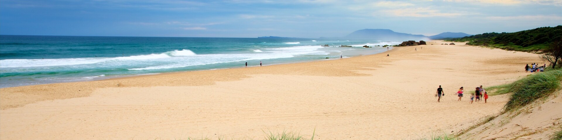 Lighthouse Beach showing a beach, general coastal views and landscape views