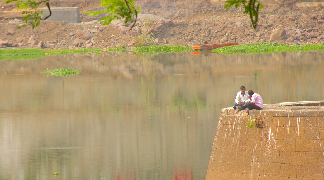 Pune showing a river or creek, a garden and a lake or waterhole